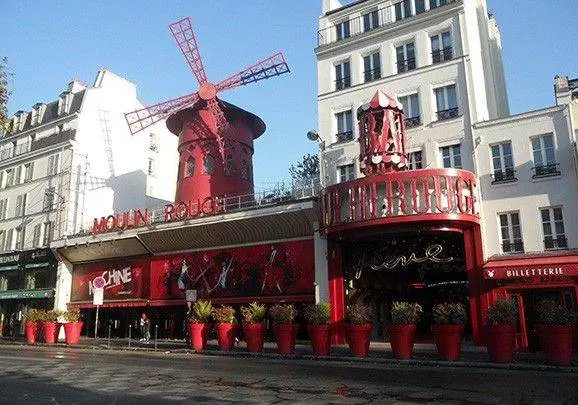 Molino Rojo, Barrio de Montmartre
